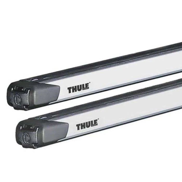 Barre portatutto Thule argentate per accessori di trasporto.