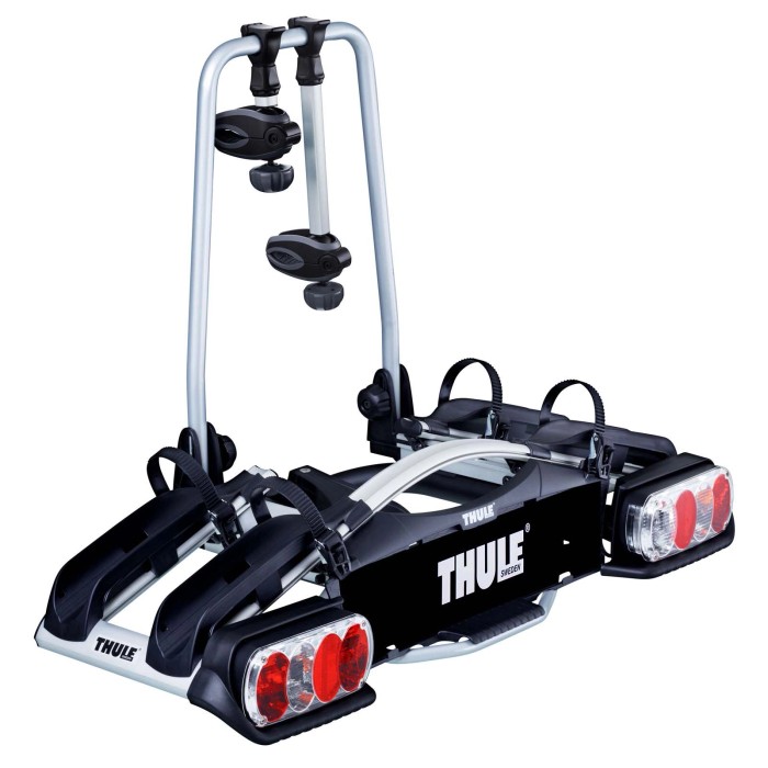 Portabici Thule per auto, montaggio sul gancio di traino.