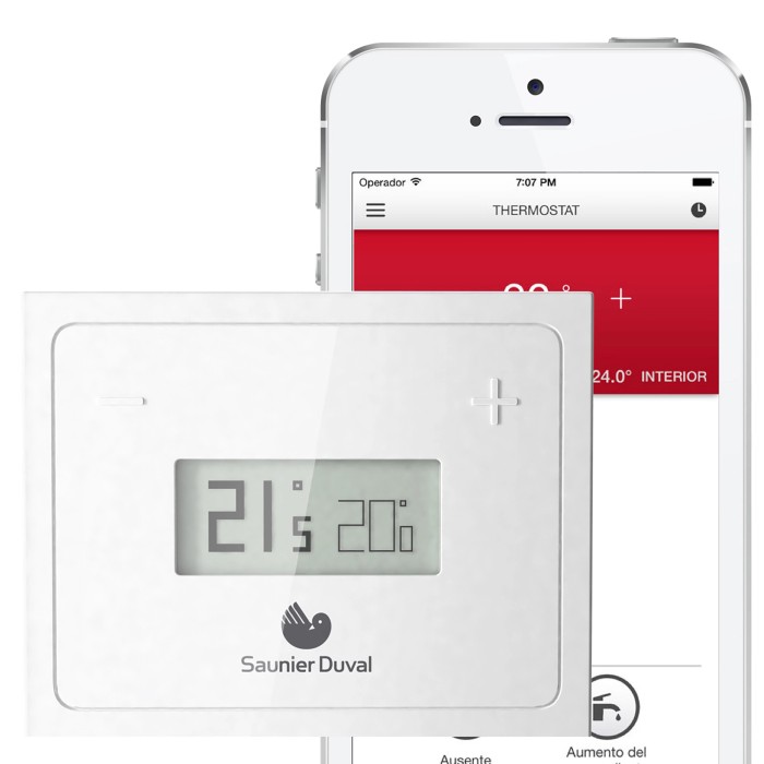 Termostato ambiente bianco Saunier Duval con app per smartphone per il controllo della temperatura.