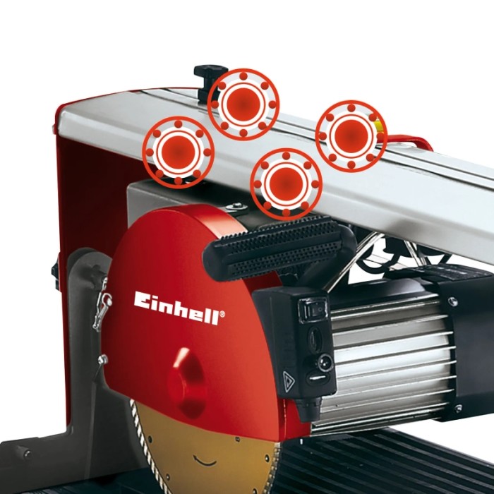Dettaglio della tagliapietre Einhell TE-SC 570 L. Rosso, argento, lama visibile.