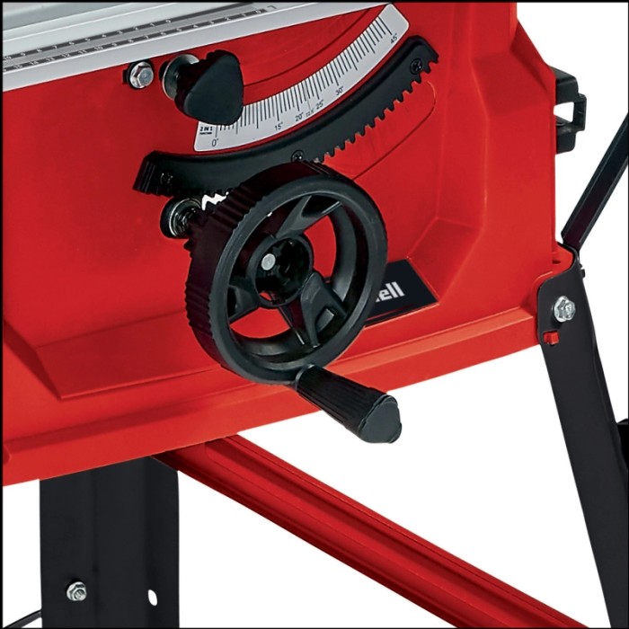 Dettaglio della sega circolare da banco Einhell TC-TS 2025/2 U rossa con manopola di regolazione e scala angolare.