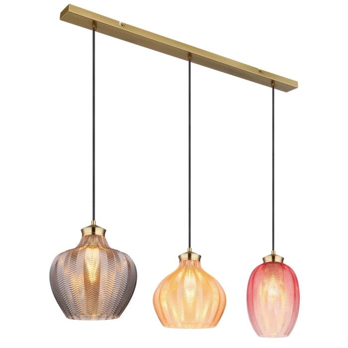 Lampada a sospensione a tre luci con paralumi in vetro colorato e sospensione color oro.