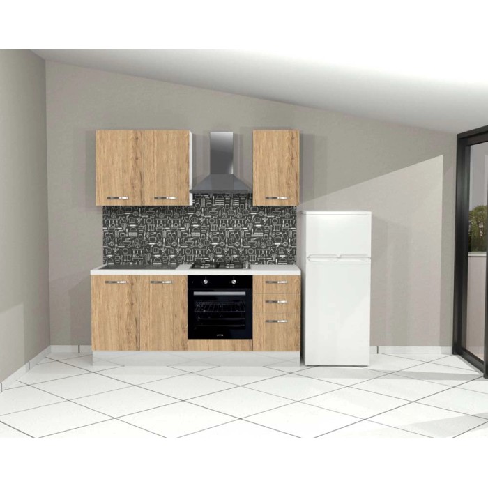 Cucina completa con frontali in legno, cappa aspirante e frigorifero.