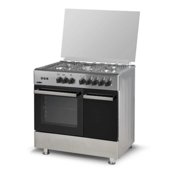 Cucina indipendente t.b.t. argentata con piano cottura a gas e forno.