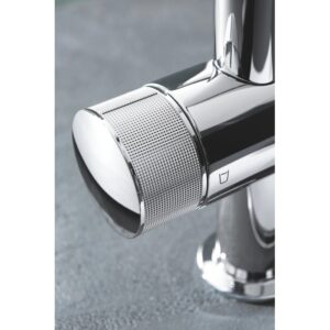 Dettaglio: Miscelatore monocomando Grohe Blue Pure BauCurve con finitura cromata.