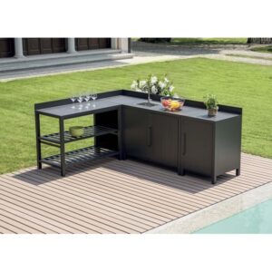Cucina da esterno Basi Cucina con lavello, ripiani e armadietti in giardino.