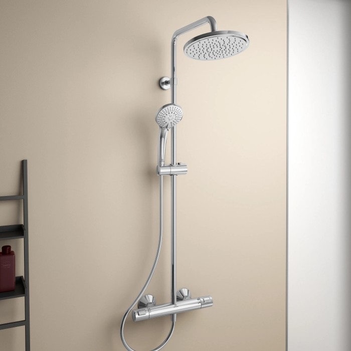 Sistema doccia Ideal Standard Ceratherm T25 cromato con soffione e doccetta.