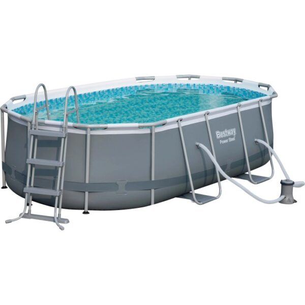 Piscina fuori terra ovale con scaletta e pompa filtro.