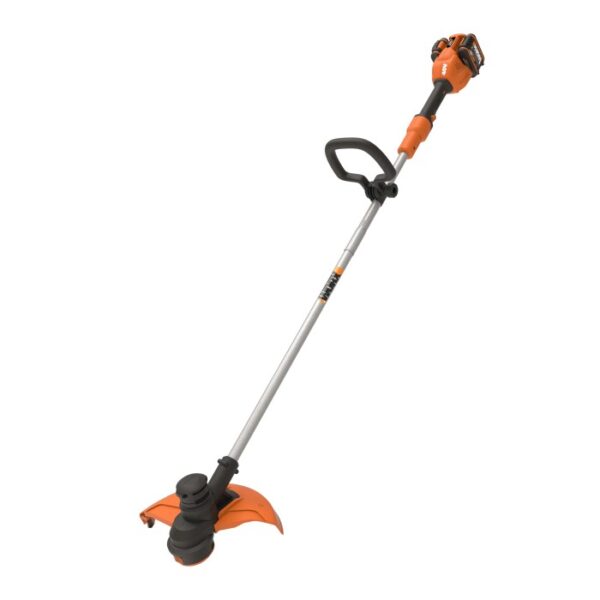 Tagliabordi a batteria con protezione arancione e manico nero.