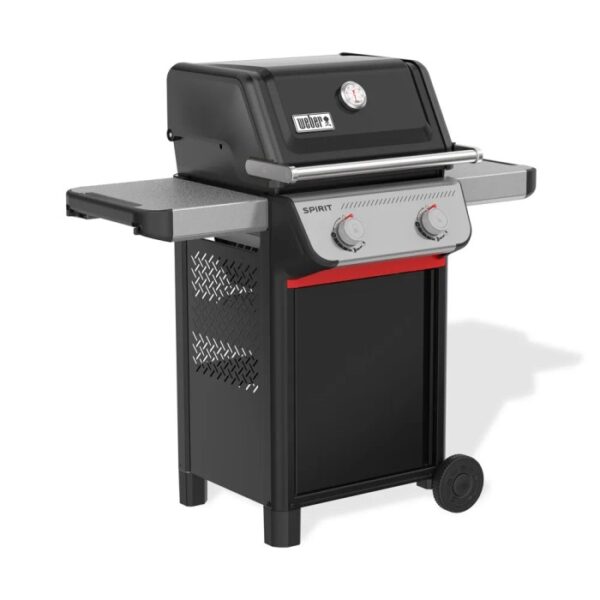 Barbecue a gas nero con due ripiani laterali.