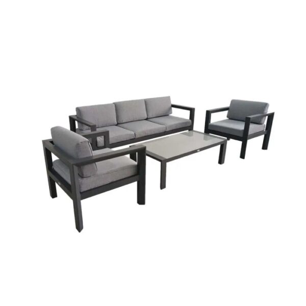 Set di mobili da giardino t.b.t. con divano, poltrone e tavolo.