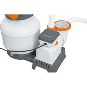 Sistema di filtro a sabbia per piscine, composto da serbatoio filtro e pompa.
