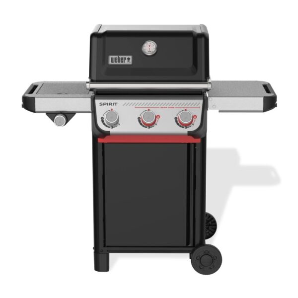 Barbecue a gas Weber Spirit nero con tre manopole e ripiani laterali.