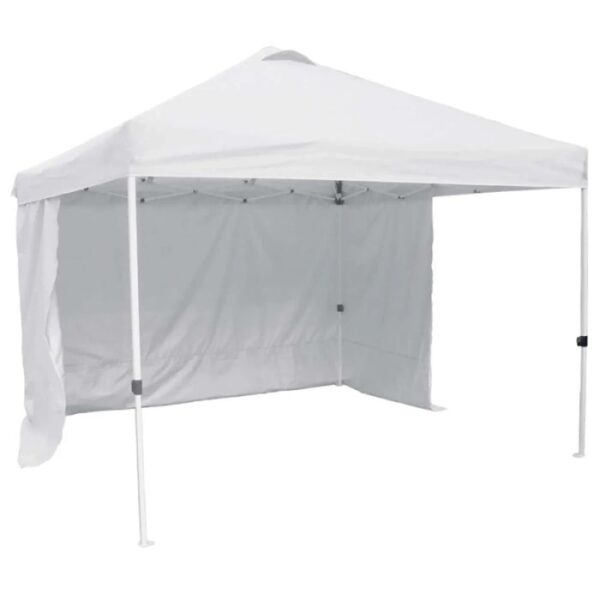 Gazebo bianco con parete laterale per giardino e patio.
