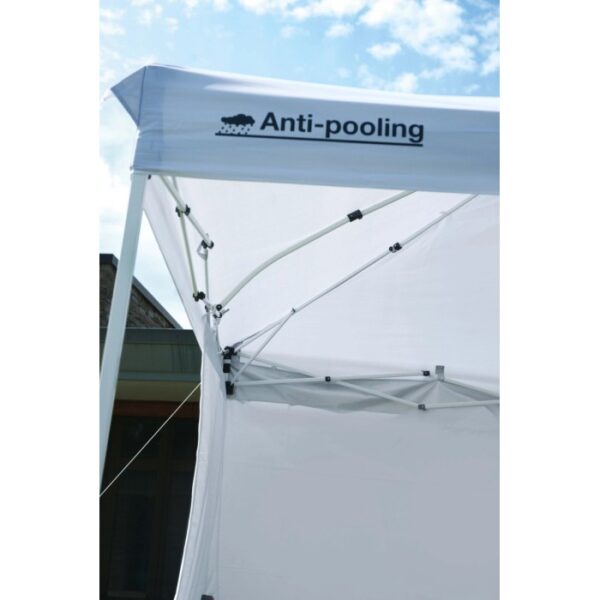 Dettaglio del gazebo t.b.t. con sistema anti-ristagno.