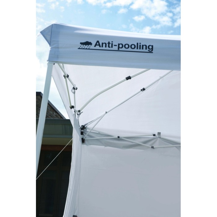 Dettaglio del gazebo t.b.t. con sistema anti-ristagno.