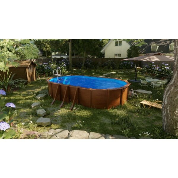 Piscina ovale Gre Pool Pacific con effetto legno (730x375x120 cm) in giardino con scaletta e filtro a sabbia.