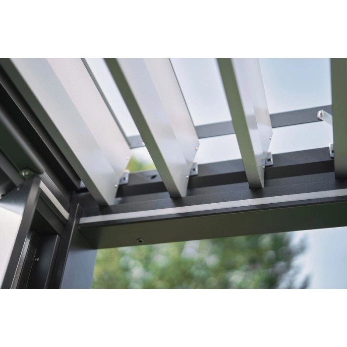 Dettaglio: Pergola Biohort, 3,5x3m, Bianco quarzo, con lamelle regolabili.