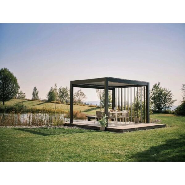 Pergola Biohort 3x3,5m grigio scuro-bianco con area salotto in giardino.