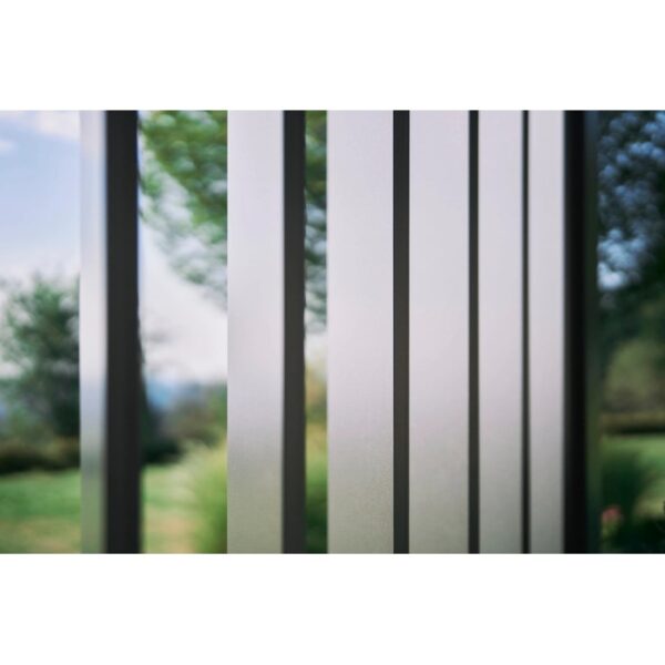 Pannello laterale a lamelle Biohort, grigio scuro metallizzato, per pergola. Protezione da vento e intemperie per il tuo patio.