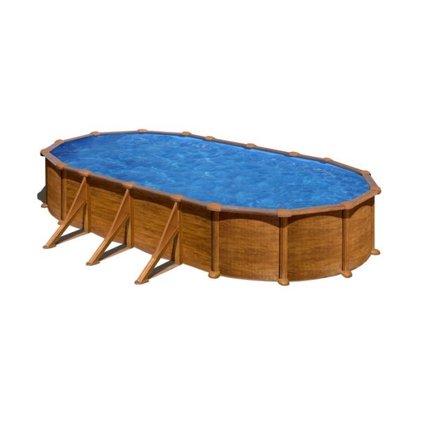 Piscina ovale Gre Mauritius effetto legno, 610x375x132 cm, con superficie d'acqua blu.