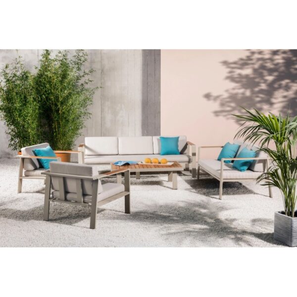 Set lounge North Valley a 3 pezzi in alluminio e legno di eucalipto FSC® con cuscini.
