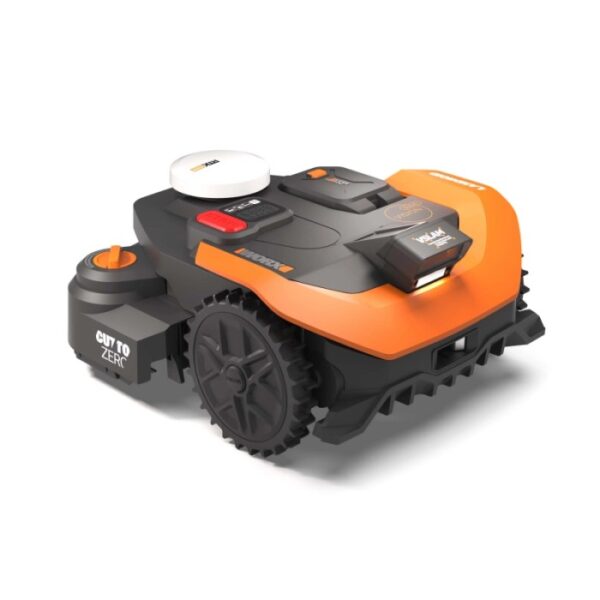 Primo piano del robot tagliaerba Worx L3000 WR330E Landroid Vision Cloud.