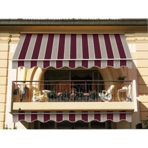 Tenda da sole t.b.t. a strisce bordeaux e beige sul balcone.