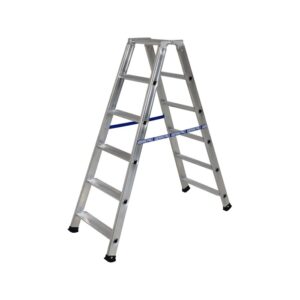 Scala edile t.b.t., alluminio, a cavalletto, ideale per lavori di ristrutturazione.