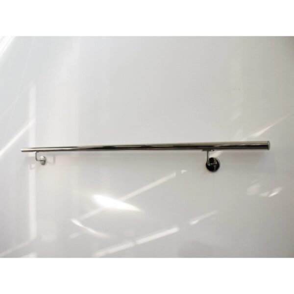 Corrimano in acciaio inox per scale e ringhiere, montaggio a parete.