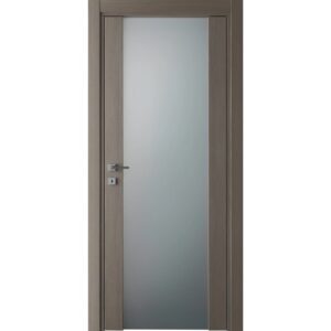Porta interna grigia con pannello in vetro satinato e maniglia argentata.