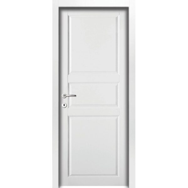 Porta interna bianca con tre pannelli e maniglia argentata.