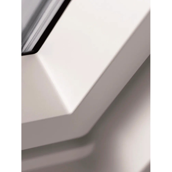 Dettaglio: Finestra a bilico bianca in plastica VELUX F04 per finestre da tetto.