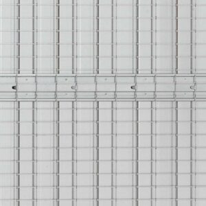Griglia metallica per accessori per porte, vista dettagliata.
