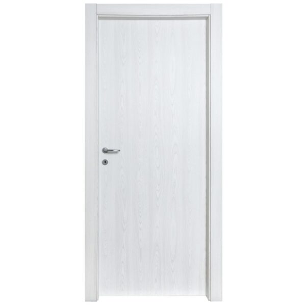 Porta interna bianca con maniglia argentata. Porta per interni.