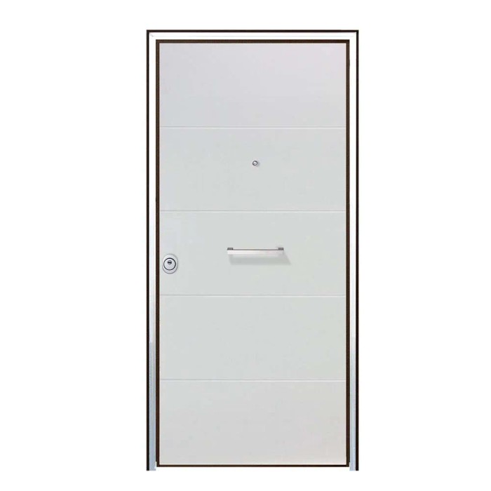 Porta blindata t.b.t. bianca con linee orizzontali e maniglia argentata.