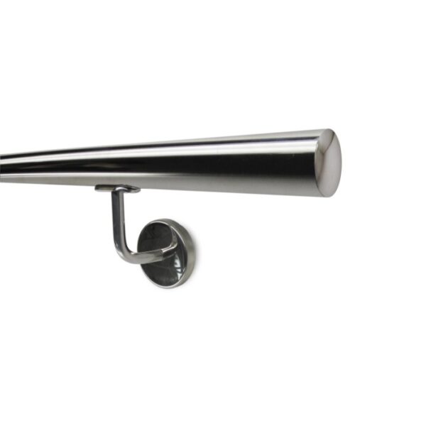 Corrimano in acciaio inox t.b.t. per scale e ringhiere.