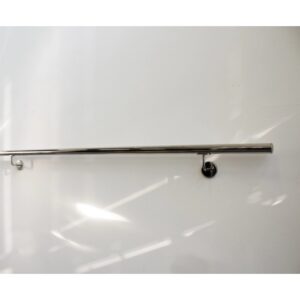 Corrimano in metallo per scale, montaggio a parete, design moderno.