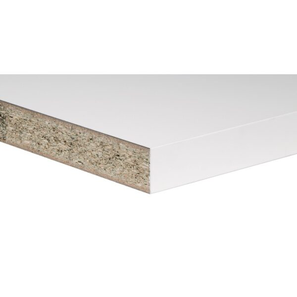 Dettaglio di un piano di lavoro cucina bianco (Top Cucina) con struttura in legno a vista.