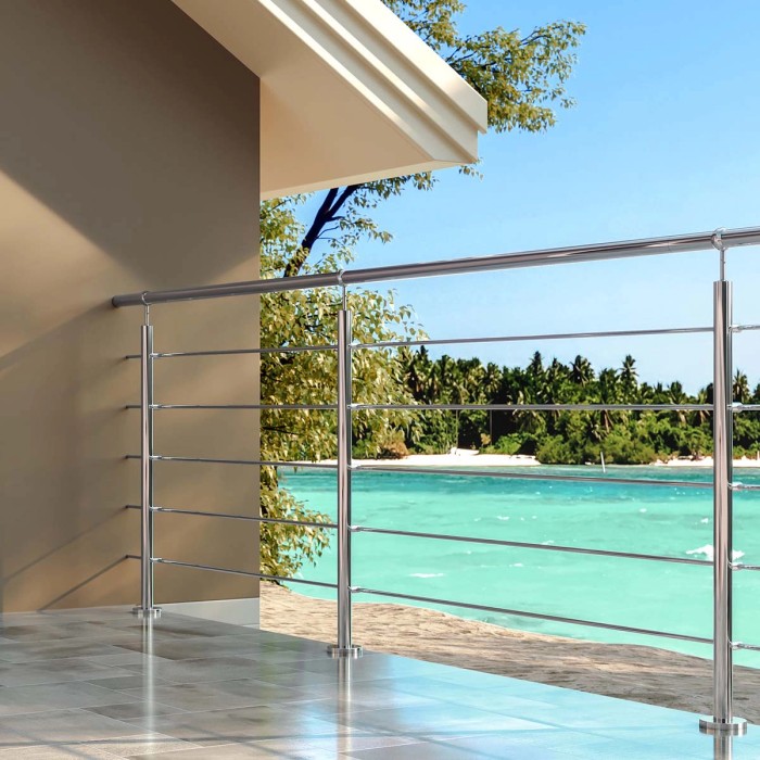 Ringhiera in acciaio inox con vista mare. Accessori per scale e ringhiere.