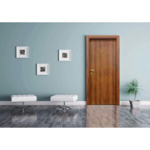 Porta interna in legno marrone in ambiente moderno con parete azzurra e sgabelli bianchi.