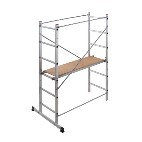 t.b.t. Trabattello: Trabattello da lavoro compatto color argento con piattaforma in legno per interni.