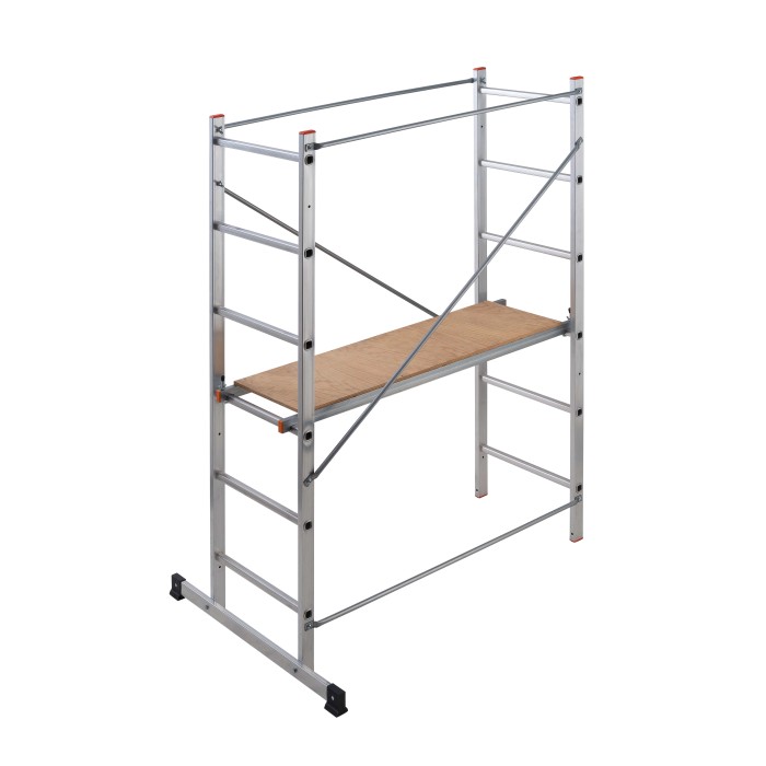 t.b.t. Trabattello: Trabattello da lavoro compatto color argento con piattaforma in legno per interni.