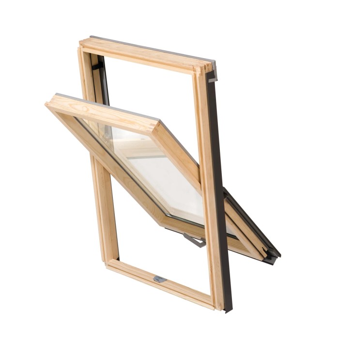 Finestra a bilico in legno aperta, 78x118 cm, per tetto con telaio in pino.