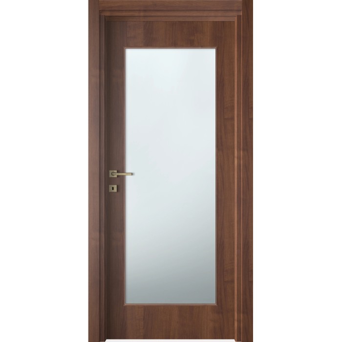 Porta interna marrone con ampio inserto in vetro e maniglia dorata.