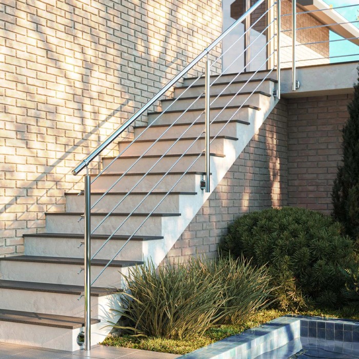 Scala con ringhiera in acciaio inox. Accessori per scale per esterni.