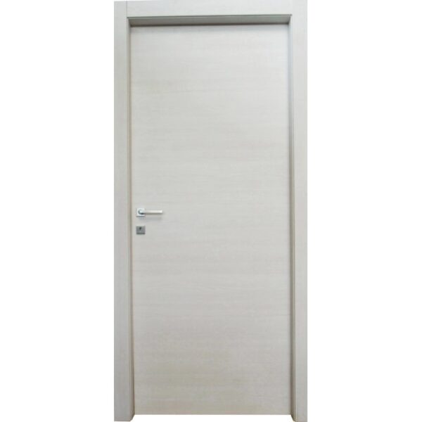 Porta interna chiara con set di maniglie. Anta effetto legno, adatta a qualsiasi spazio abitativo.