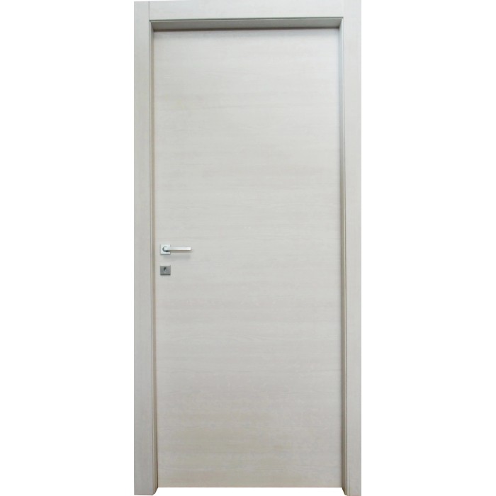 Porta interna chiara con set di maniglie. Anta effetto legno, adatta a qualsiasi spazio abitativo.