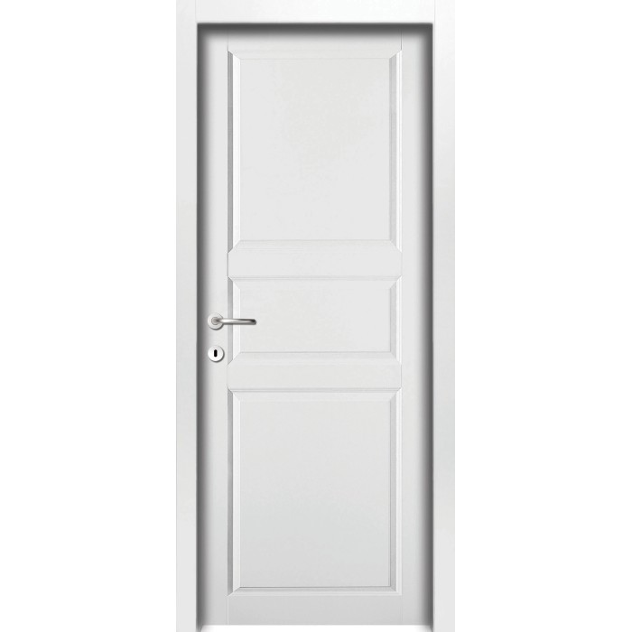 Porta interna bianca con tre pannelli e maniglia argentata.