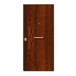 Porta blindata t.b.t. marrone con venature orizzontali e maniglia argentata.
